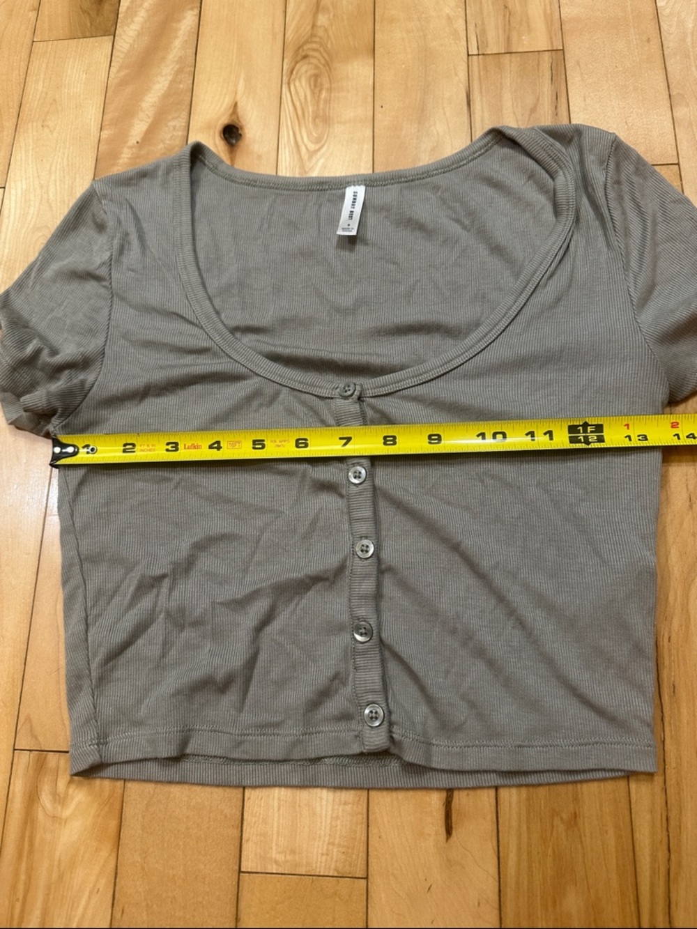 Sunday Best Grey Button-Front Ribbed Crop Top - Picture 6 of 7